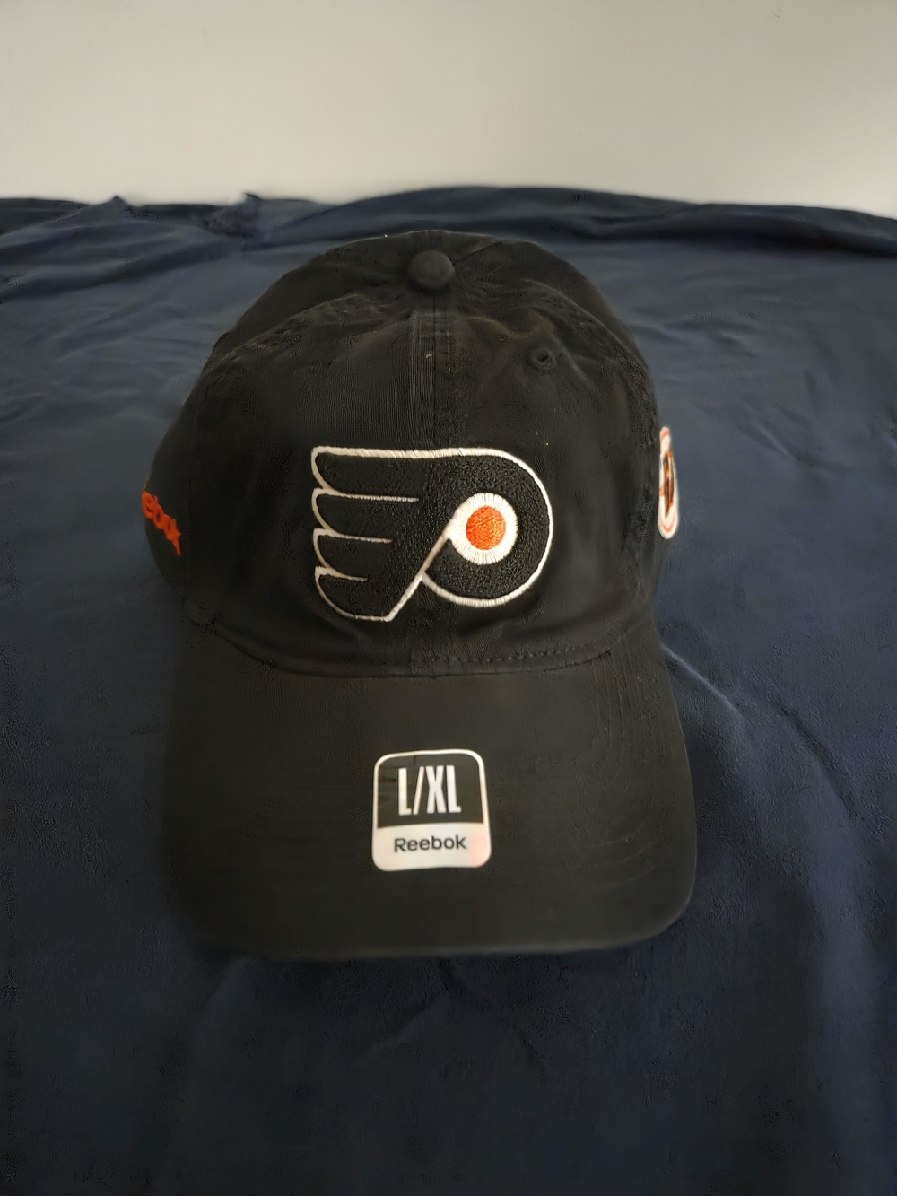 Vintage Reebok L/XL Black Philadelphia Flyers Logo Hat
